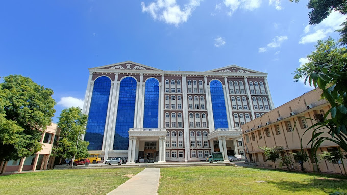 Bangalore Medical College and Research Institute campus